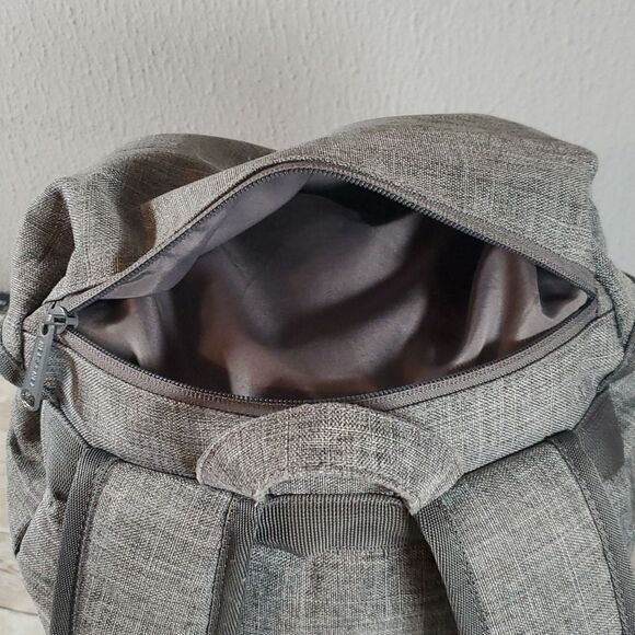 Herschel Supply Company | Iona Backpack Raven Crosshatch Grey & Black Red Inside - Picture 8 of 15